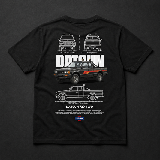 Polera negra Datsun 720 4WD con diseño automotriz trasero